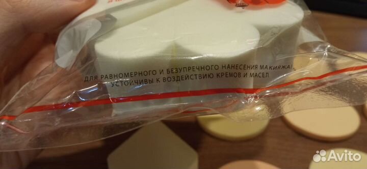 Много косметических спонжей, новые
