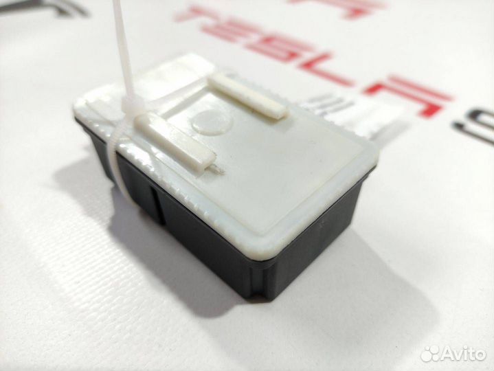 Антенна датчиков давления в шинах (tpms) Tesla