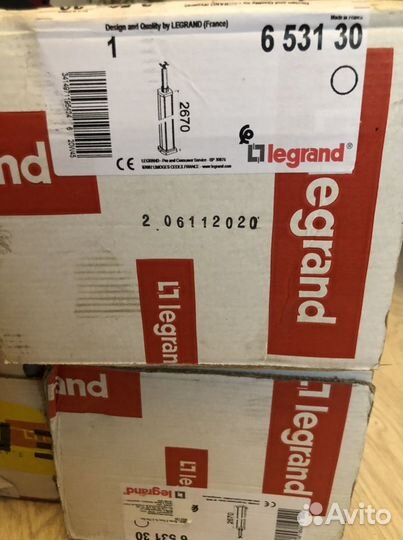 Универсальна колонна алюминиевая Legrand