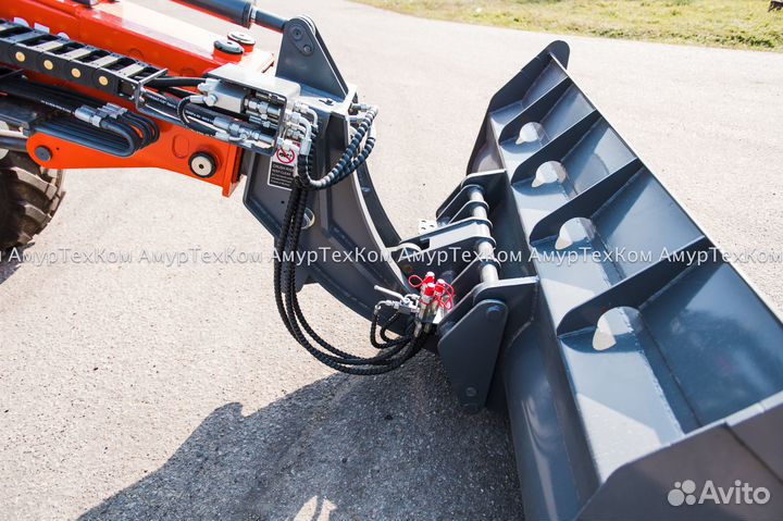 Фронтальный погрузчик Molot TL250, 2023