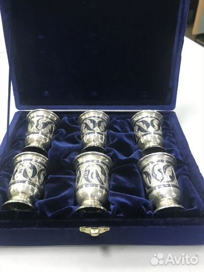 Серебряные стопки