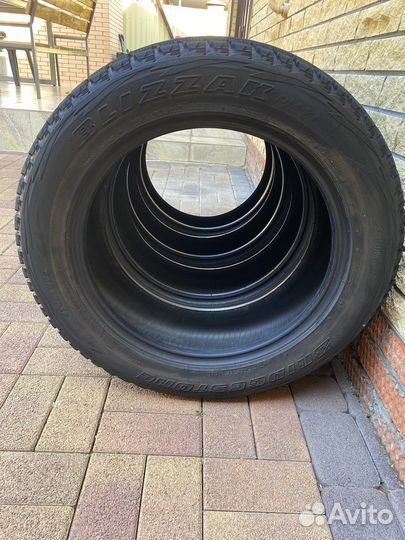 Bridgestone Blizzak DM-V1 215/60 R17