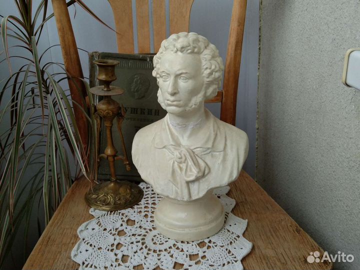 Бюст Пушкина