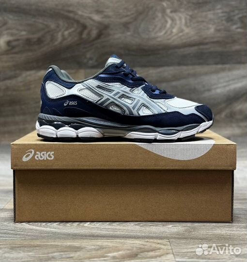 Кроссовки asics