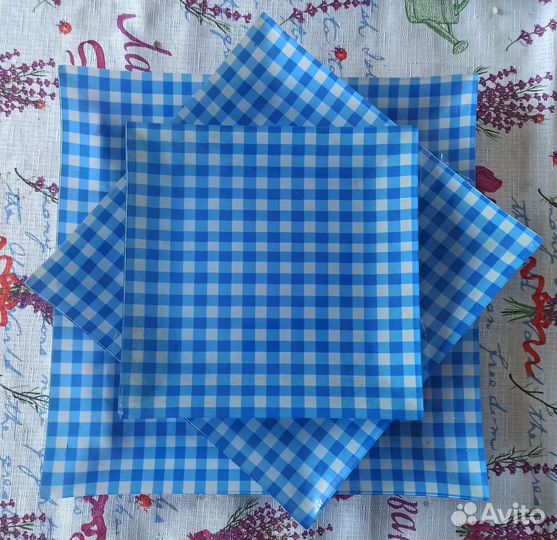 Набор квадратных тарелок для сервировки