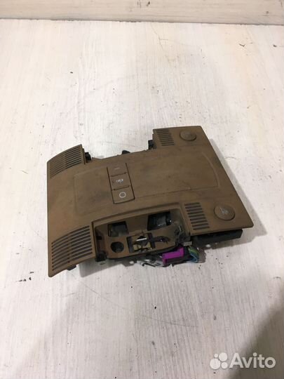 Плафон подсветки салона Ауди A8 D3