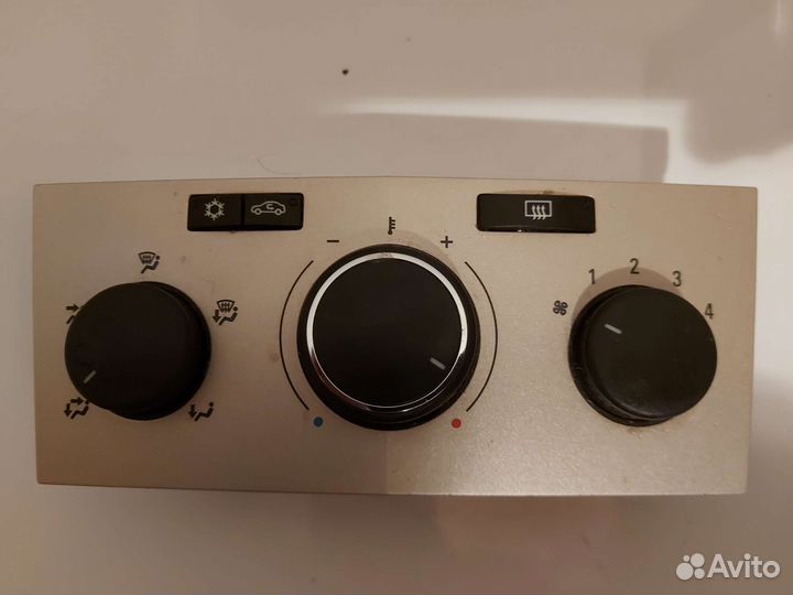 Блок управления климатом Opel Astra H