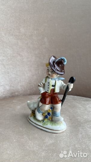 Статуэтка Германия мальчик с гусем