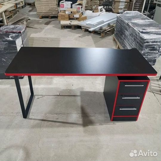 Игровой компьютерный стол