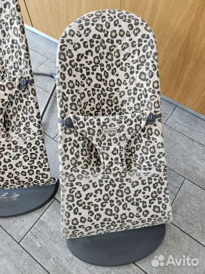 Шезлонг BabyBjorn Леопард c нюансом и без