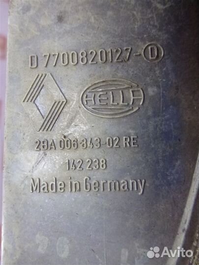 Поворотник передний правый Renault Laguna