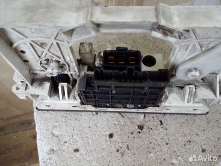 Блок управления отопителем Mitsubishi Carisma DA