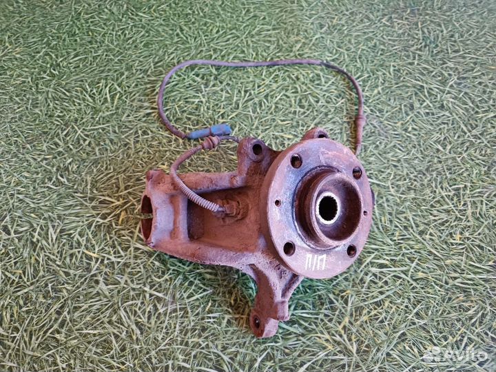 Поворотный кулак правый Ситроен С3 2005 г