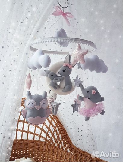 Детский мобиль в кроватку