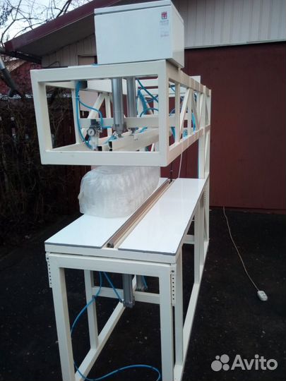 Машина для упаковки пэт бутылок в пленку