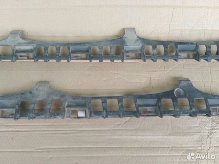 Кронштейн порога правый Volkswagen Passat Cc 1.8