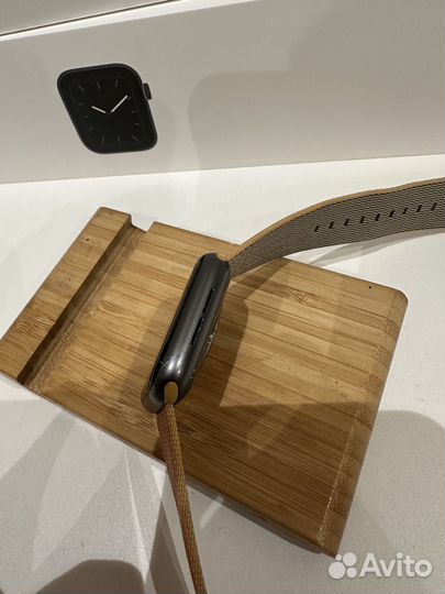 Apple watch series 5 44mm отличное состояние