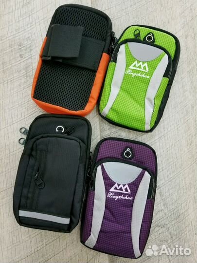 Чехол на руку для смартфона на бульваре)