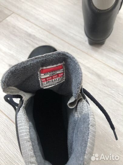 Лыжные ботинки