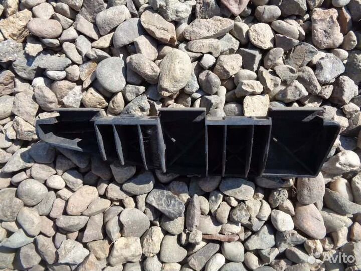 Крепление бампера заднее левое Toyota Corolla