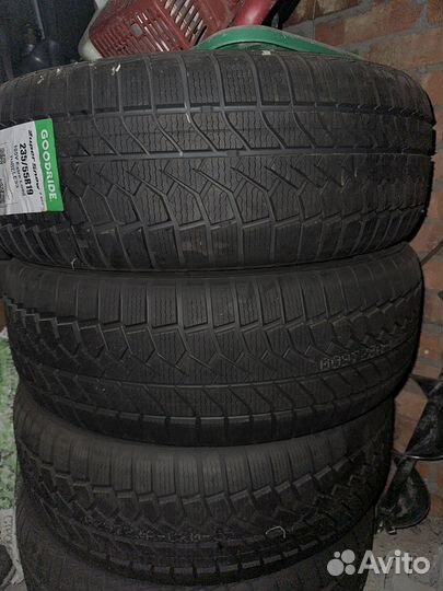Goodride Zuper Snow Z-507 235/55 R19