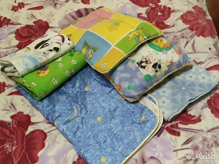 Комплекты в кроватку, подушки, одеяла, покрывала