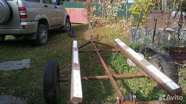 Лодочный прицеп