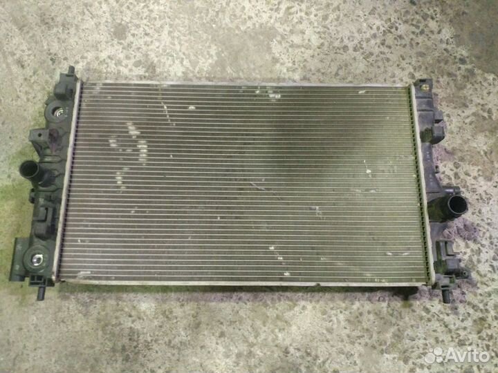 Радиатор основной на Форд Фокус 3