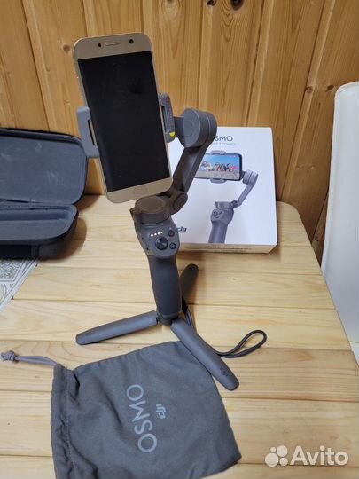 Стабилизатор DJI Osmo Mobile 3 Combo