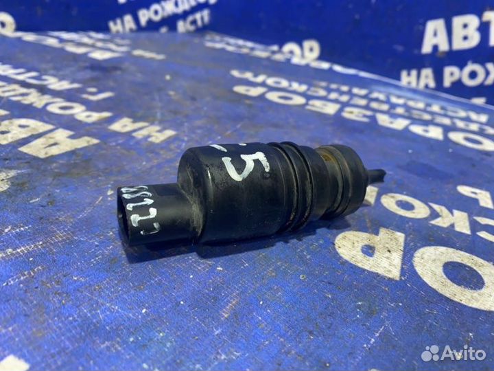 Моторчик омывателя лобового стекла Audi A6C5 седан