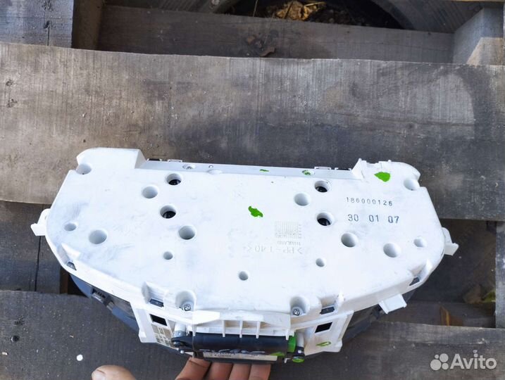 Volvo s40 v50 c30 щиток приборов русский язык