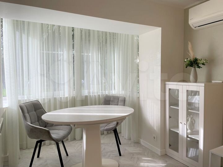 3-к. квартира, 57 м², 1/4 эт.