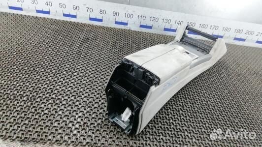 Подлокотник центральный mercedes benz E-class W212