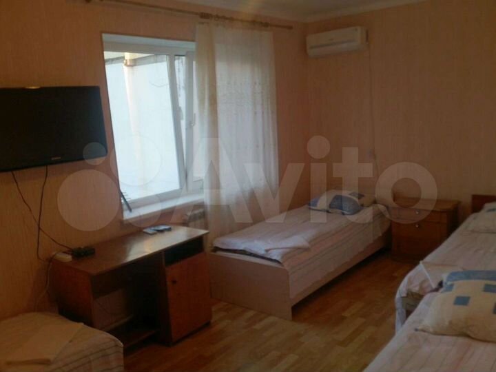 Комната 14 м² в 5-к., 2/2 эт.