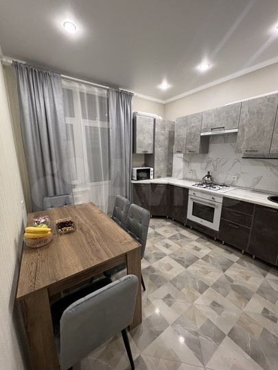 2-к. квартира, 56 м², 12/18 эт.