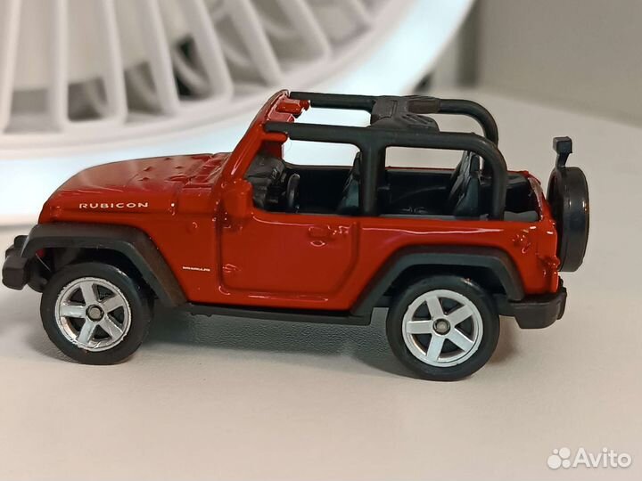 Коллекционный автомобиль игрушка