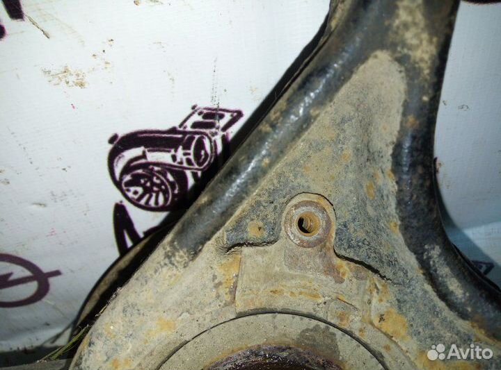 Кулак (цапфа) передний левый Peugeot 308 хэтчбек