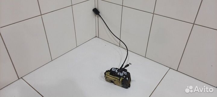 Стекло двери заднее левое глухое (Nissan Primera)