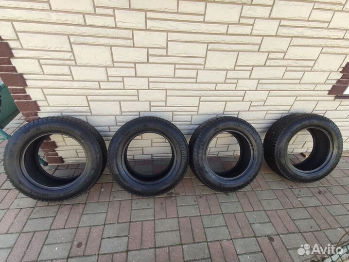 Continental ContiIceContact 4x4 235/65 R17 108T