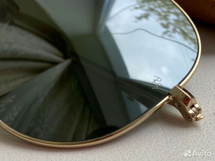 Солнцезащитные очки Ray Ban