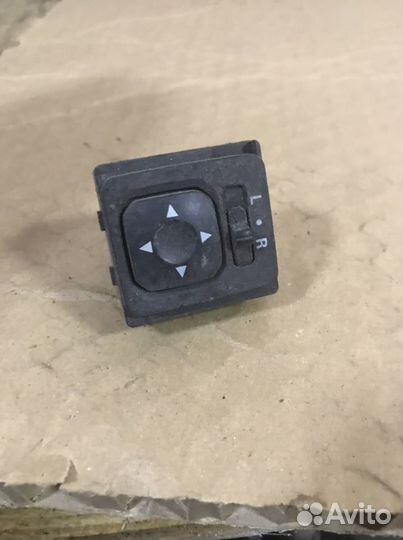 Блок управления зеркалами светом Mitsubishi Lancer