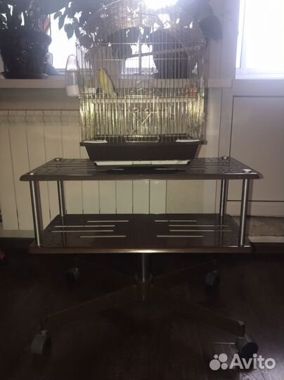 Стол под телевизор,аквариум,клетку,журнальный