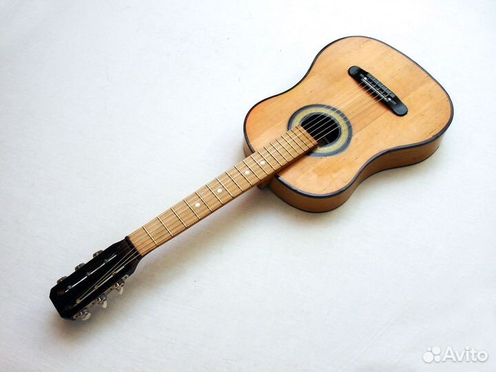 Приличная гитара