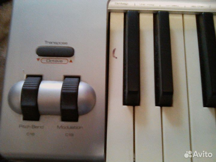 Синтезатор oxygen 49