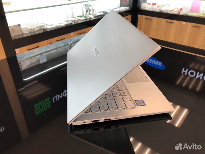 Ultra asus 13.3 IPS Core i3-8130/SSD-128Gb/DDR4-4G