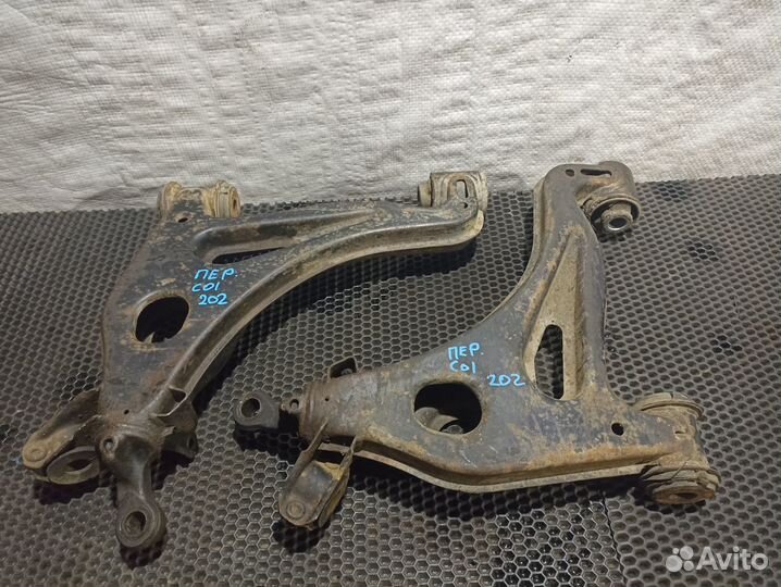 Передние нижние рычаги C220 W202 Mercedes