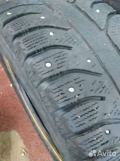 Bridgestone Ice Cruiser 7000 215/65 R16