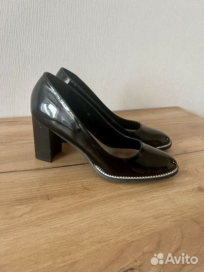Туфли женские 40 размер лаковые