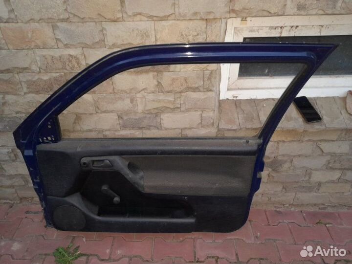 Дверь передняя правая Volkswagen Golf 3 1991-1997