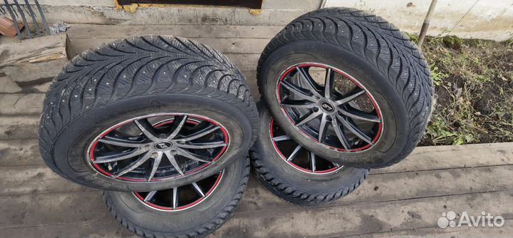 Sava Eskimo Stud 215/65 R16